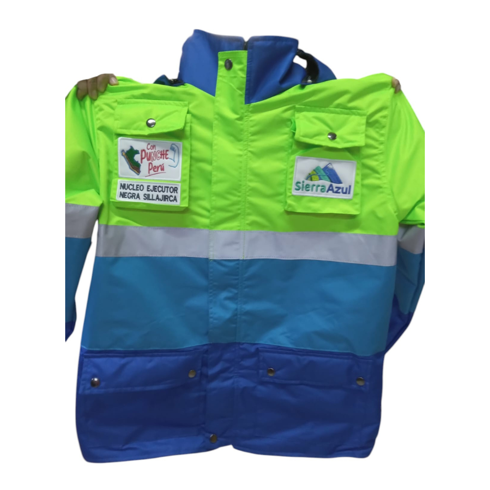 Casaca impermeable con cinta reflectiva